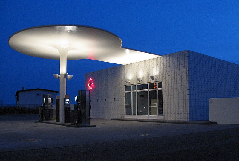 Fil:Arne Jacobsen benzintank Moerke.jpg.jpg