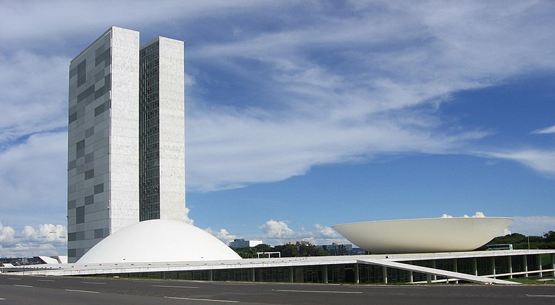 Fil:Brasilia National Congress crop2.jpg