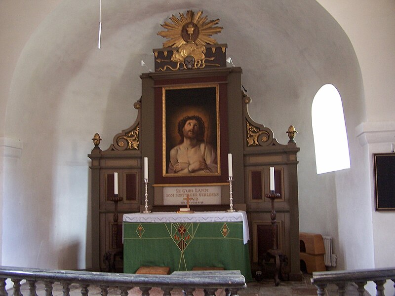 Fil:Nättraby kyrka altar.jpg