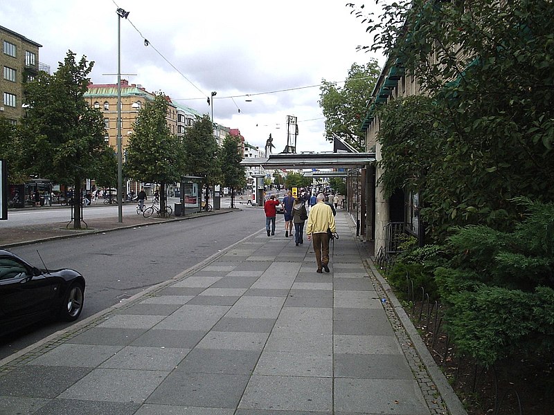 Fil:Avenyn i Göteborg, nära Götaplatsen , den 13 september 2005..JPG