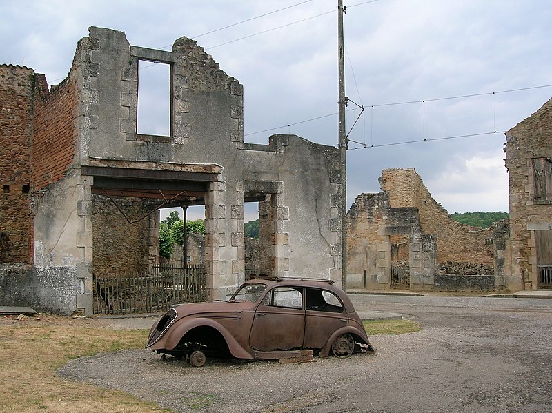 Fil:Car in Oradour-sur-Glane.JPG