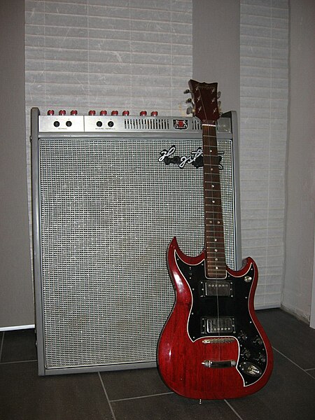 Fil:Hagstrom guitar and amplifier.jpg