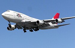 JAL Boeing 747-400 i nytt färgschema