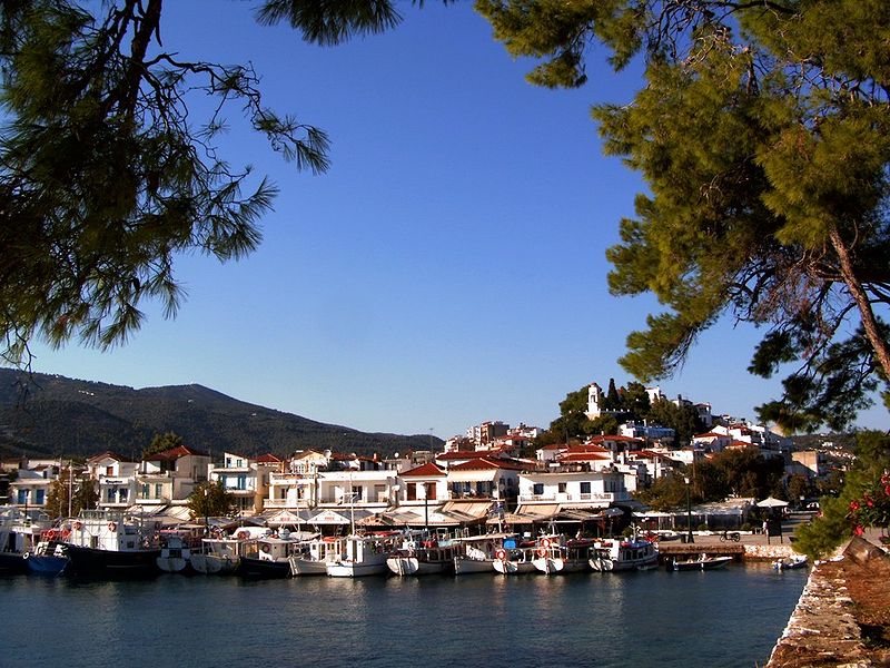 Fil:Skiathos harbor.jpg