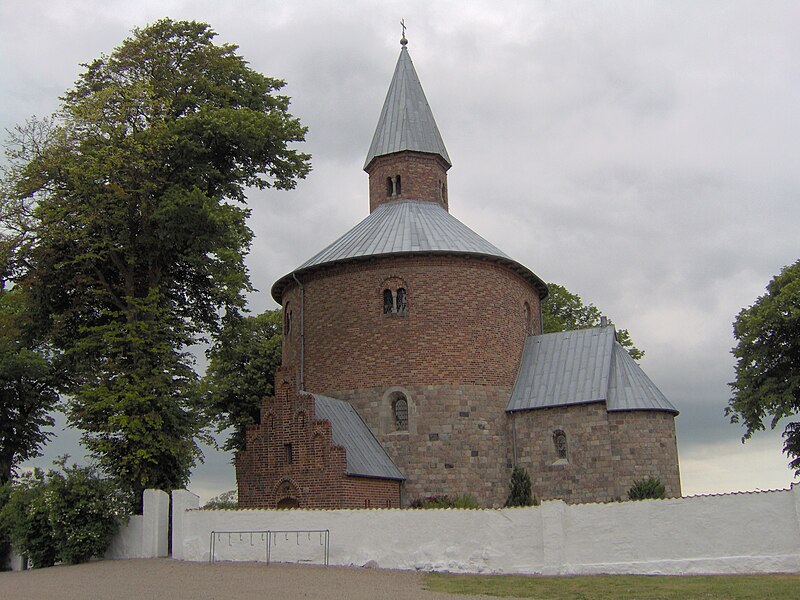 Fil:Bjernede Kirke.JPG