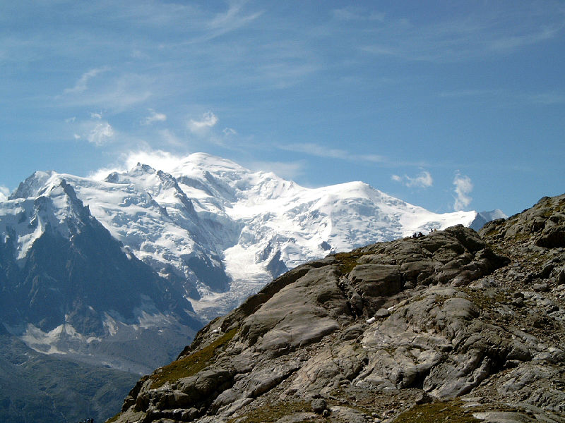 Fil:Mont Blanc and Dome du Gouter.jpg