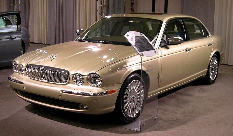 Fil:2006 Jaguar XJ.jpg