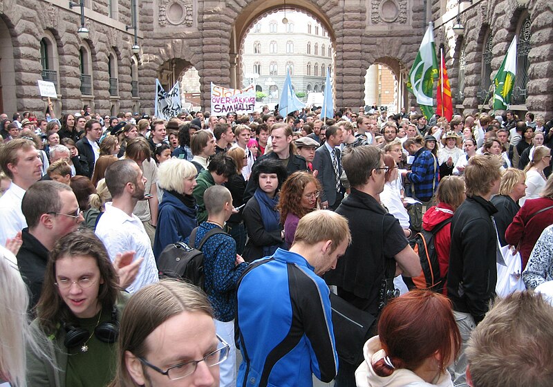 Fil:Anti fra demonstration stockholm 080618.jpg