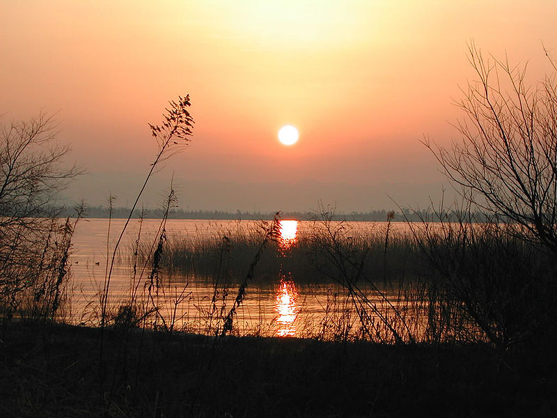 Fil:Biwa Lake.jpg