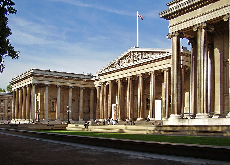 Fil:British Museum from NE 2.JPG