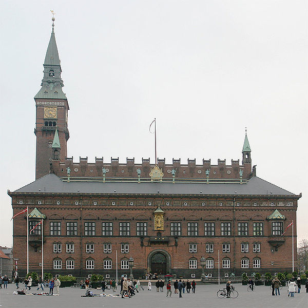 Fil:CopenhagenCityHallFront.jpg