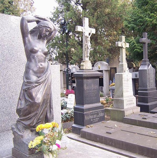 Fil:Vysehradcemetery2.jpg