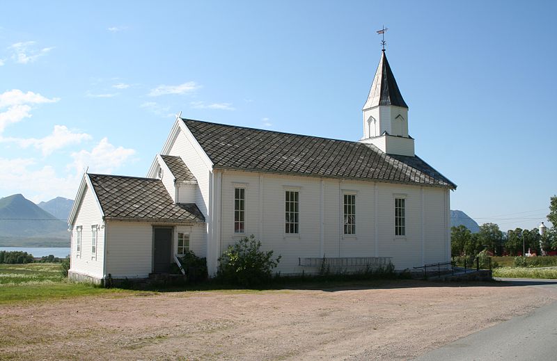 Fil:Bjørnskinn Church.jpg