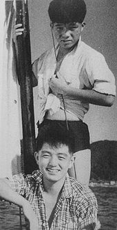 Kyu Sakamoto och hans bror Azuma, 1956