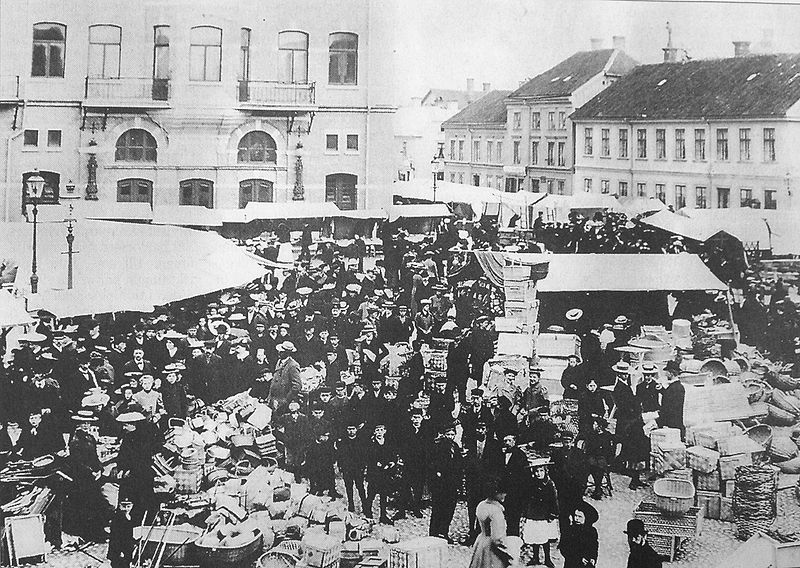 Fil:Jönköping marknad, förra sekelskiftet.jpg
