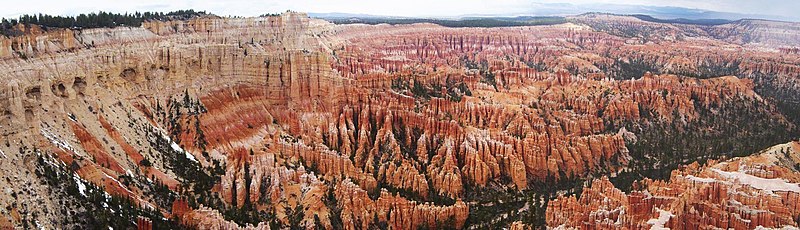 Fil:Bryce Amphitheater from Bryce Point-2000px.jpeg