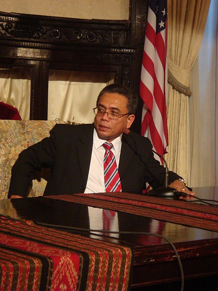 Fil:Irwandi Yusuf 2007.jpg