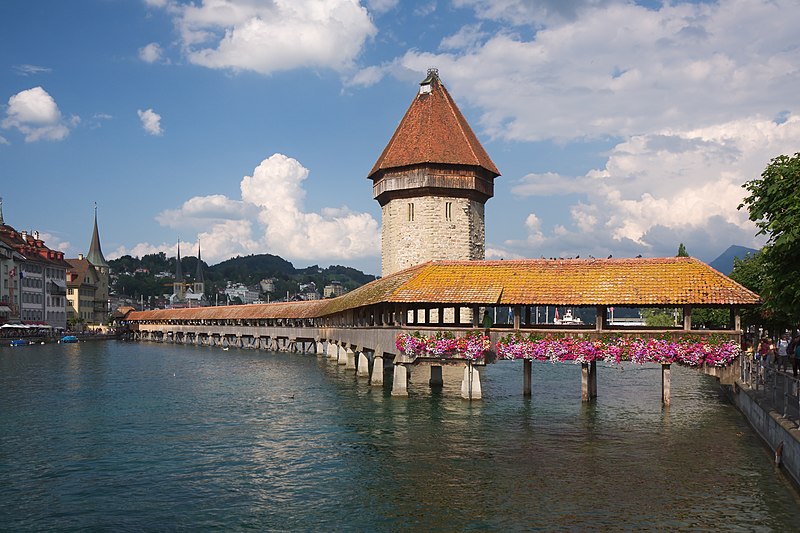 Fil:Luzern Kapellbruecke.jpg