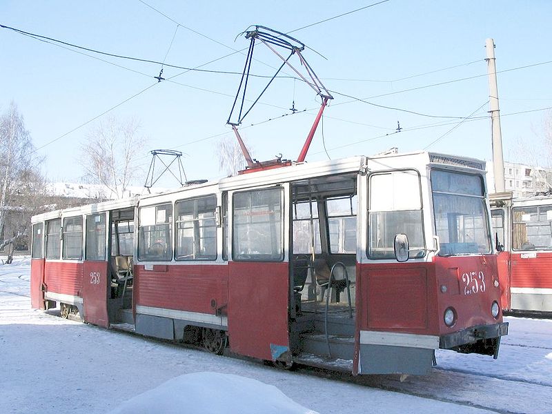 Fil:Old Tram in Tomsk.jpg