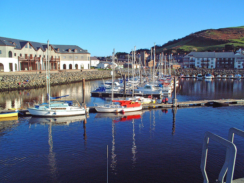 Fil:Aberystwyth Harbour.JPG
