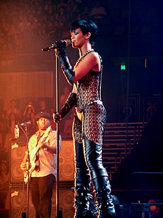 Rihanna vid en konsert i Brisbane i november 2008.