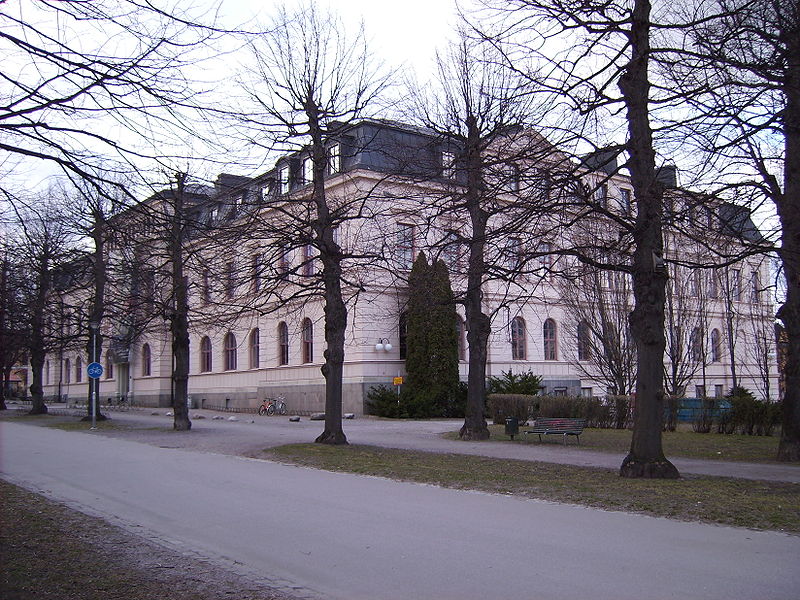 Fil:De Geerskolan i Norrköping, uppförd 1868 efter ritningar av stadsarkitekten Carl Theodor Malm, den 5 april 2007.JPG