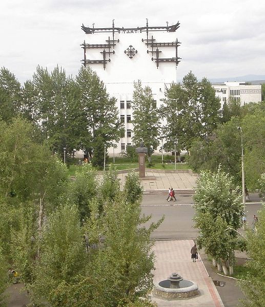 Fil:Kyzyl government building.jpg