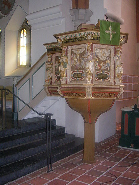 Fil:Västra Vrams kyrka, predikstol.jpg
