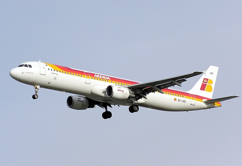 Fil:Iberia.a321-200.ec-jgs.arp.jpg