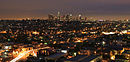 Los Angeles grundas 1781 av spanska kolonisatörer: Stadens skyline nattetid.