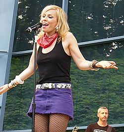 Natasha Bedingfield vid en konsert 2008