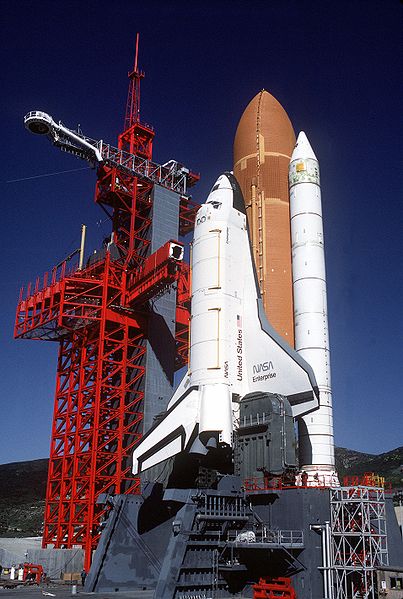 Fil:Space Shuttle Enterprise in launch configuration.jpg