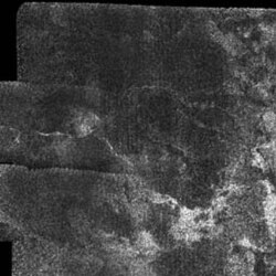 Ganesa Macula, på bild tagen av Cassini.