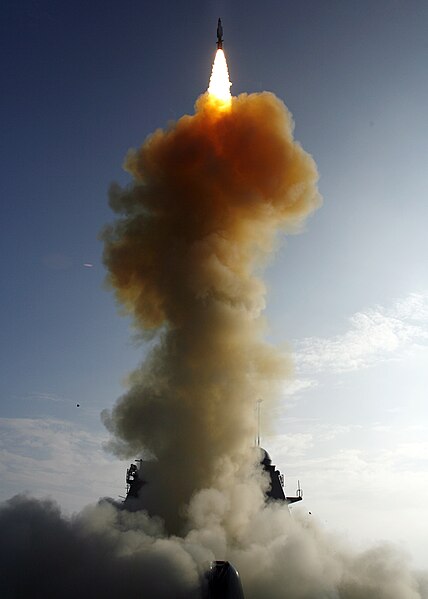 Fil:SM-3 launch to destroy the NRO-L 21 satellite.jpg