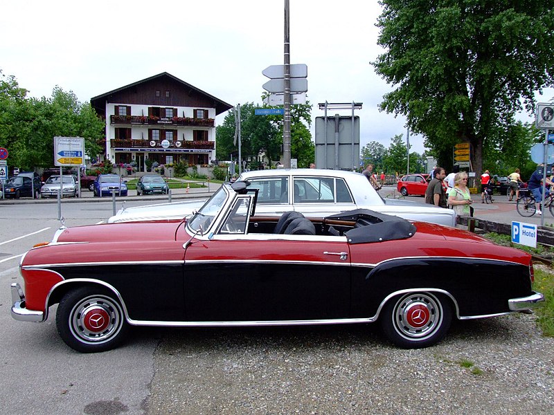 Fil:MercedesBenz220 SE 1959 3.JPG