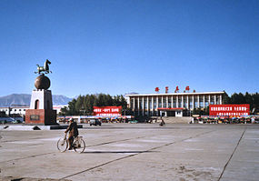 Järnvägsstationen i Golmud, juli 2005.