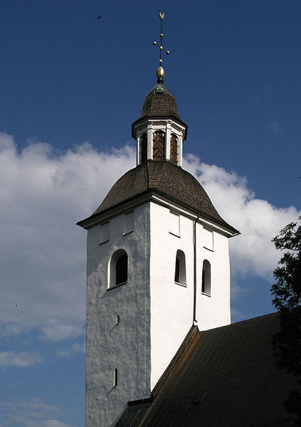 Fil:Halsingtuna church tower01.jpg