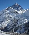 Mount Everests topp bestigs för första gången denna dag 1953.