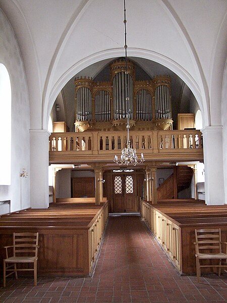 Fil:Husie kyrka interior.jpg