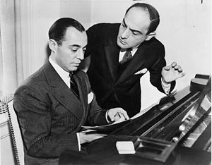 Richard Rodgers (vänster) och Lorenz Hart (1936)
