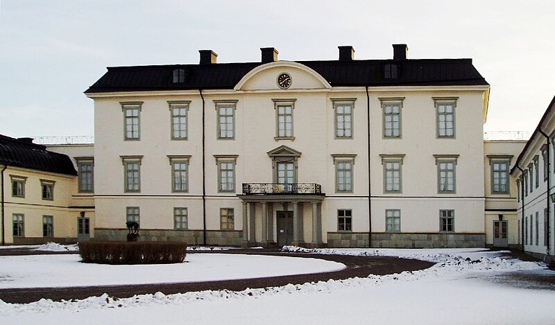 Fil:Rosersberg slott huvudbyggnad.jpg