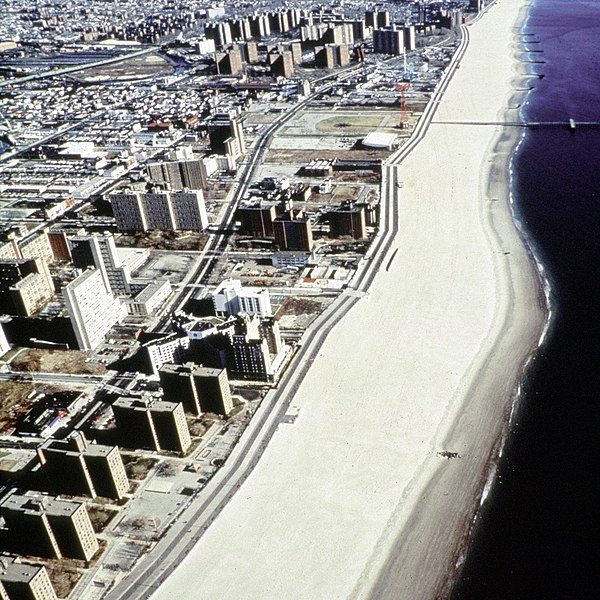 Fil:Coney Island beach aerial view.jpg