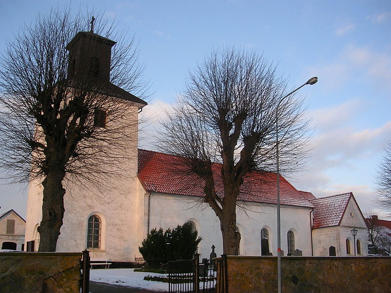 Fil:Harlösa kyrka, exteriör 2.jpg