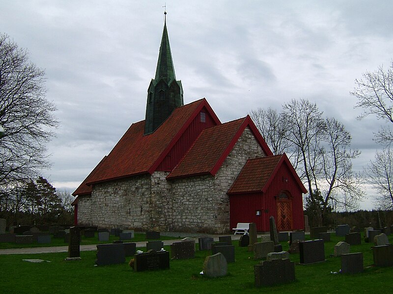 Fil:Skiptvet kirke nordvest.jpg