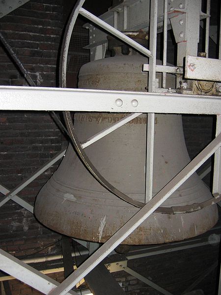 Fil:Bell of steal in Rodenkirchen (Cologne).jpg