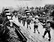 Fil:Americans cross Siegfried Line.jpg