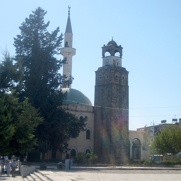 Fil:Peqin Mosque.jpg