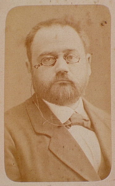 Fil:Émile Zola fotograferad av Félix Nadar.jpg