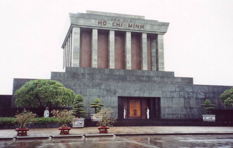 Fil:Hochiminh mausoleum.jpg