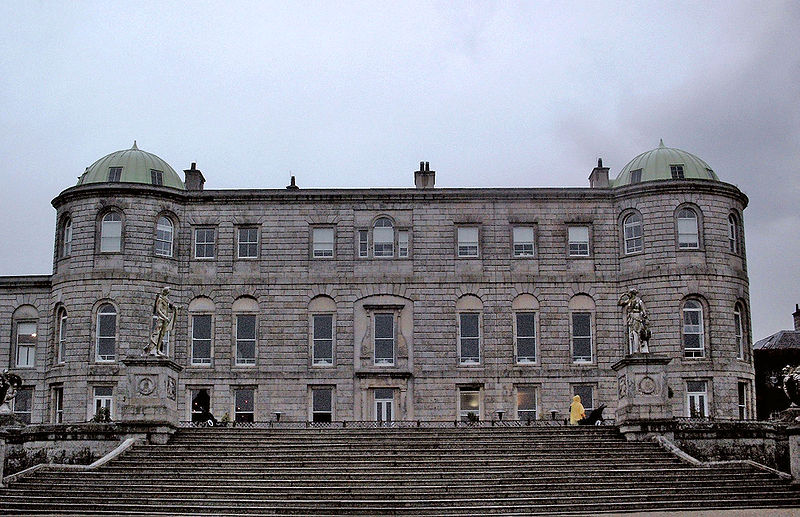 Fil:Powerscourt House Ireland.jpg